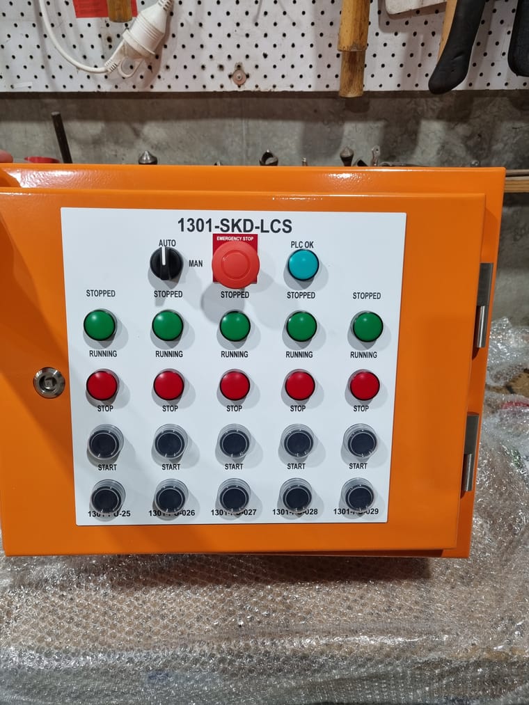 Local control station with indicator lights and push buttons